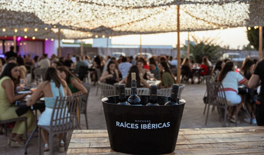 Eventos de verano y cenas maridaje entre viñedos en Finca Calderón Requena