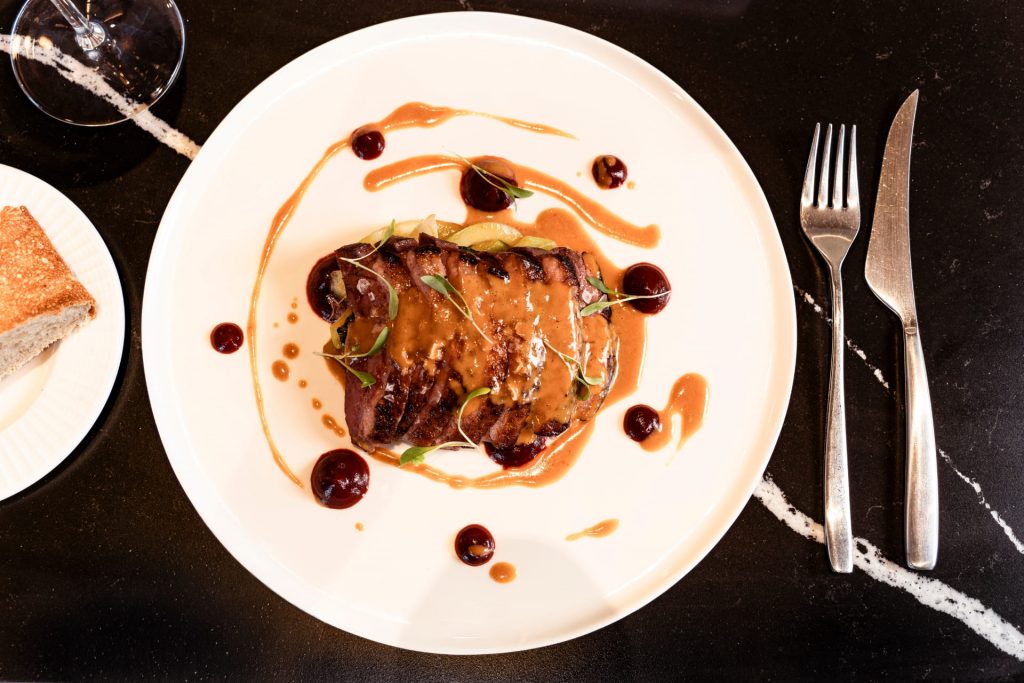 plato de la carta del restaurante finca calderón en requena